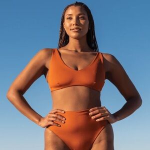 Left On Friday Sunday Top D+